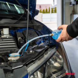 Dispozitiv de aspirare și umplere a uleiului AMIO-03156