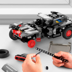 Stavebnica Audi RS Q e-tron pozostáva z 376 dielikov