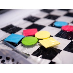 Saltea de apă gonflabilă contrast negru și alb în carouri 65 cm x 50 cm